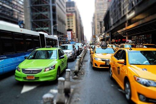 ventajas de las apps para pedir taxi - muchos taxis